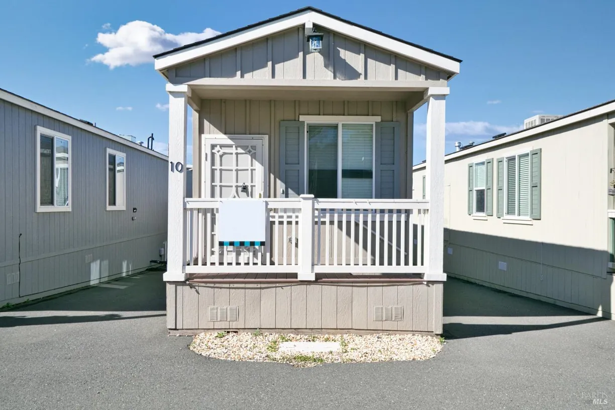 Northern California Real Estate | View 1161 Benicia Rd, 10 | 2 Beds, 1 Bath