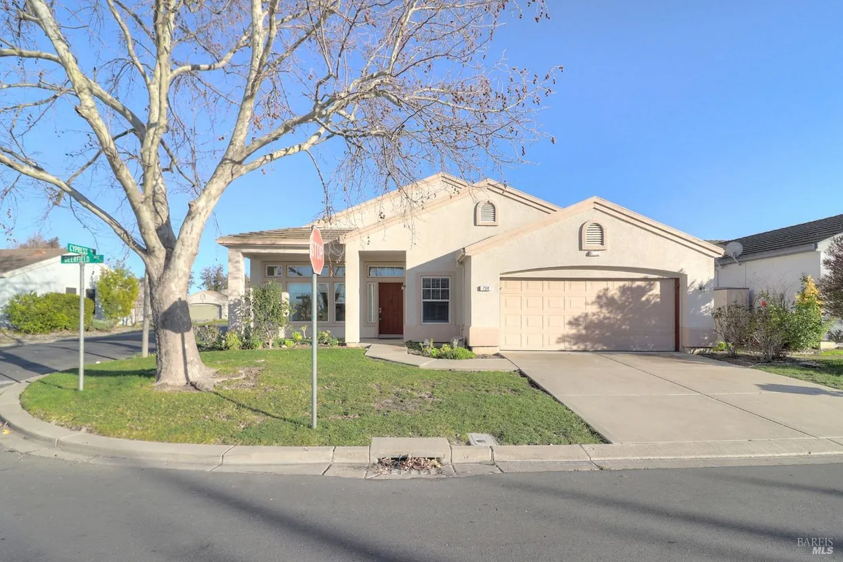 Northern California Real Estate | View 734 Deerfield Way | 2 Beds, 2 Baths
