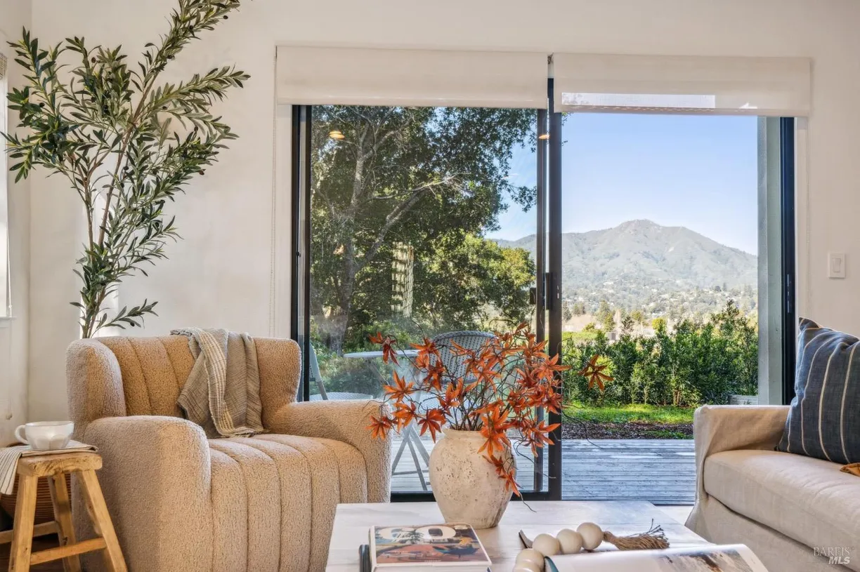 Northern California Real Estate | View 84 Eucalyptus Knoll Street | 2 Beds, 2 Baths