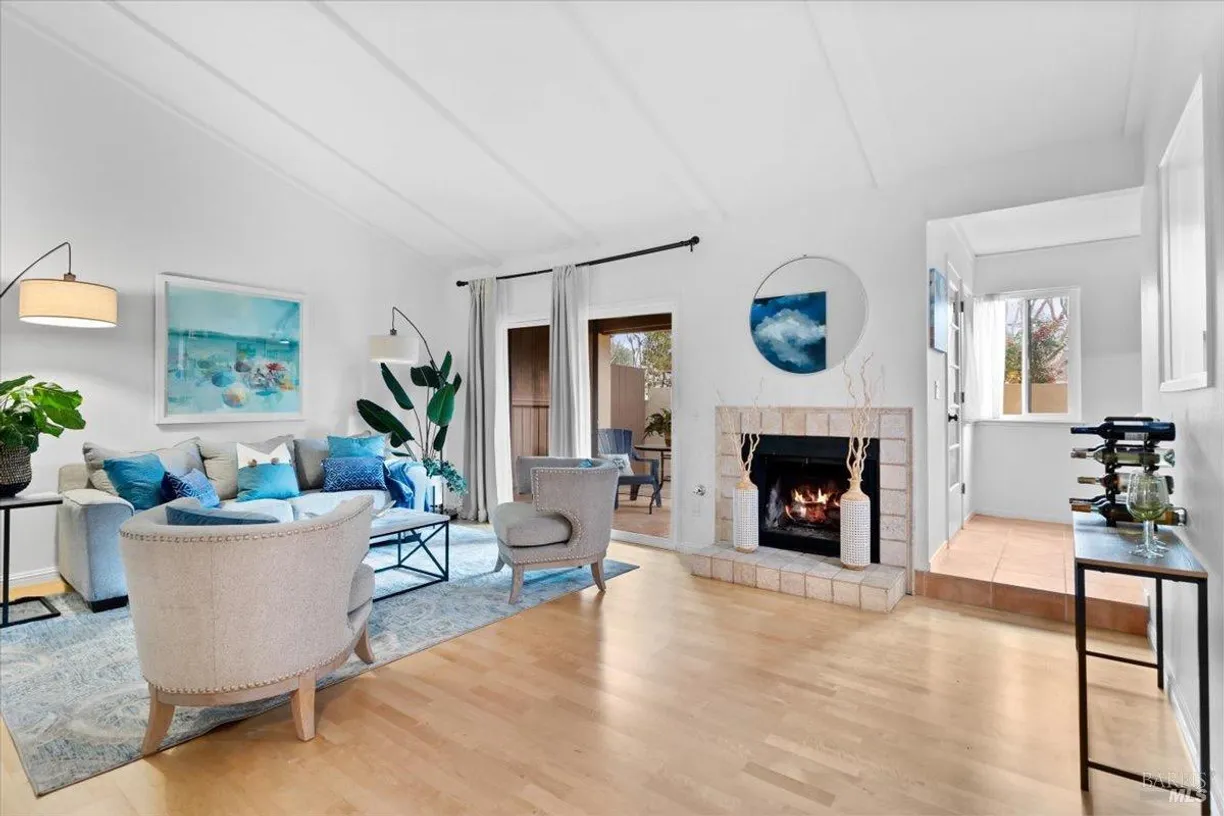 Northern California Real Estate | View 191 La Mancha Drive | 1 Bed, 1 Bath