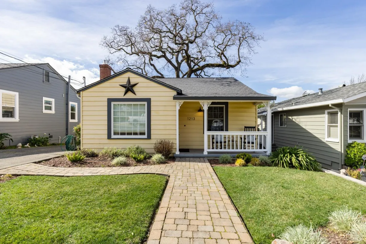 Northern California Real Estate | View 1213 Banks Avenue | 2 Beds, 1 Bath