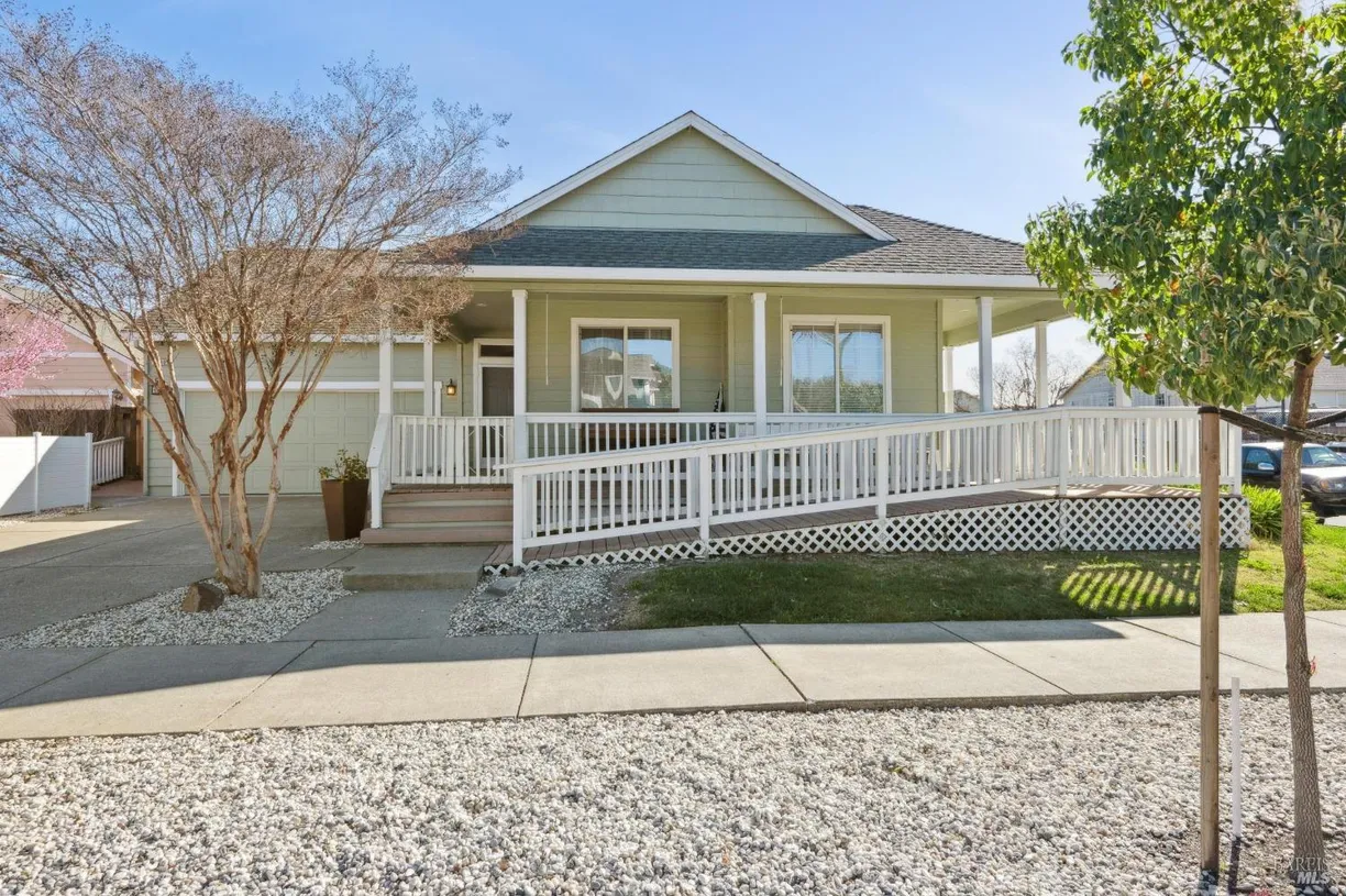 Northern California Real Estate | View 8860 Windsor Road | 3 Beds, 2 Baths