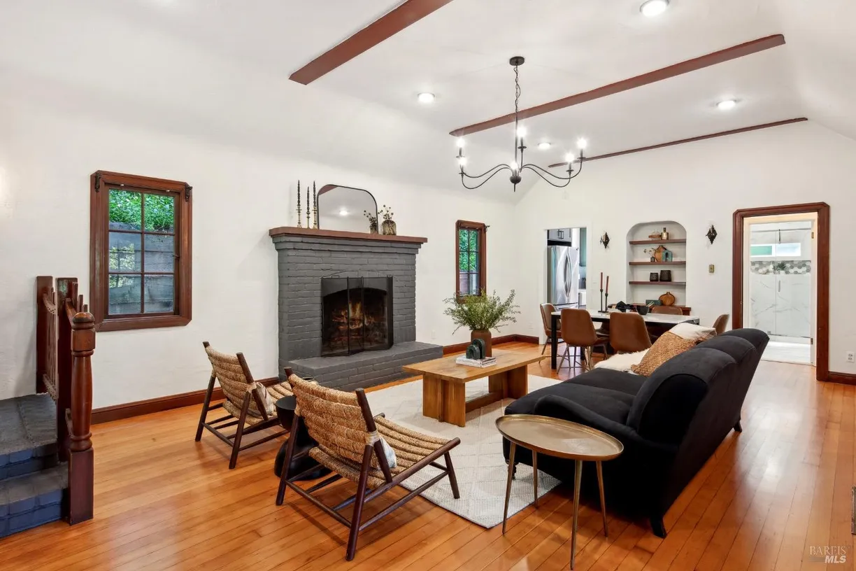 Northern California Real Estate | View 12 Jones Way | 2 Beds, 2 Baths