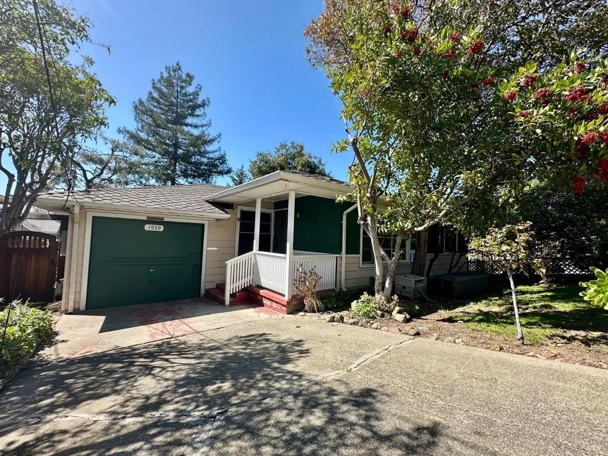 Northern California Real Estate | View 1939 Esperanza Drive | 3 Beds, 1 Bath