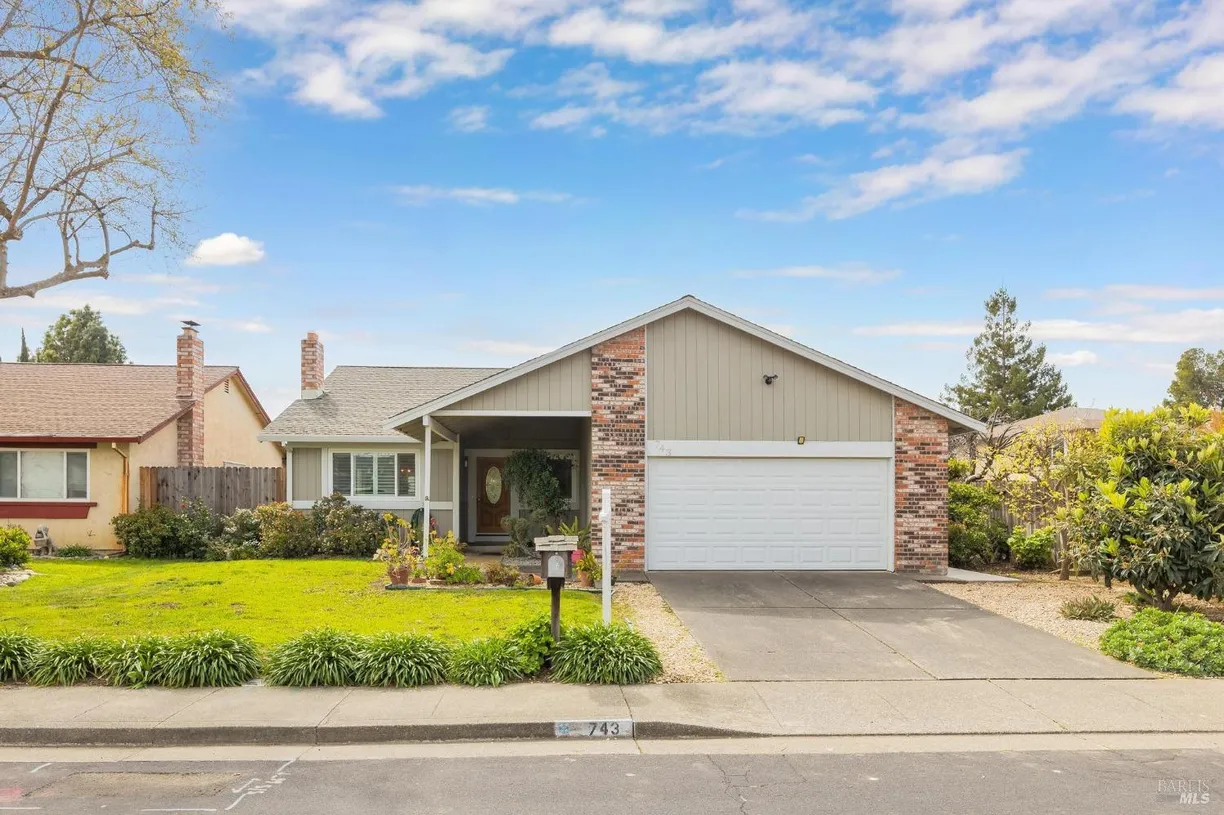 Northern California Real Estate | View 743 Dogwood Circle | 4 Beds, 2 Baths