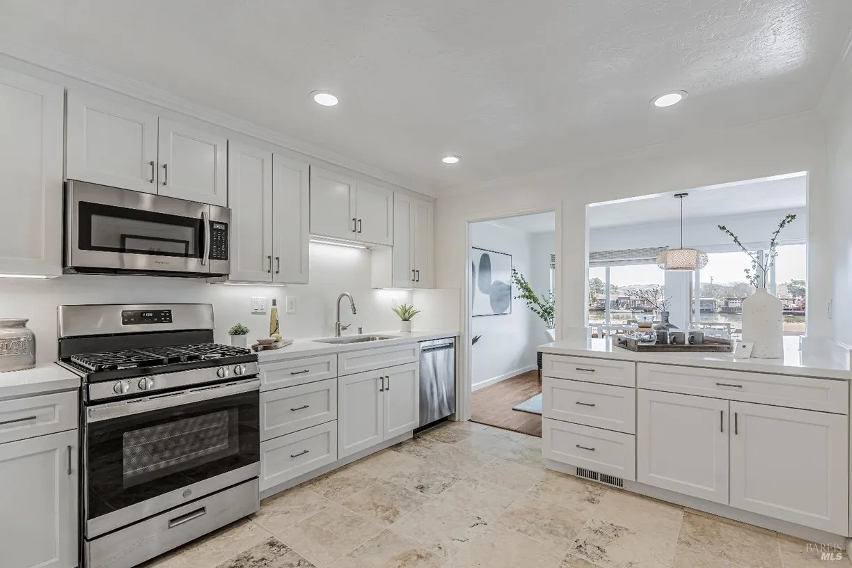 Northern California Real Estate | View 835 S Eliseo Drive | Listing