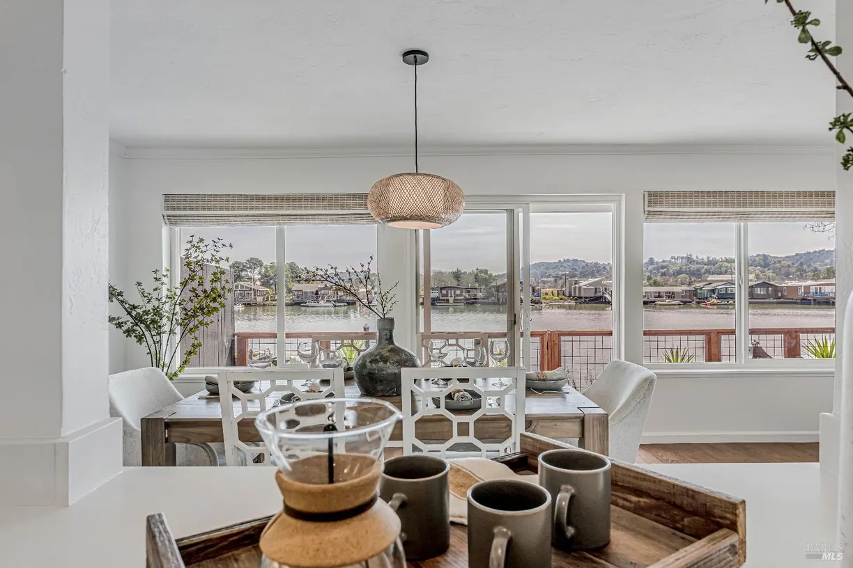 Northern California Real Estate | View 835 S Eliseo Drive | Listing