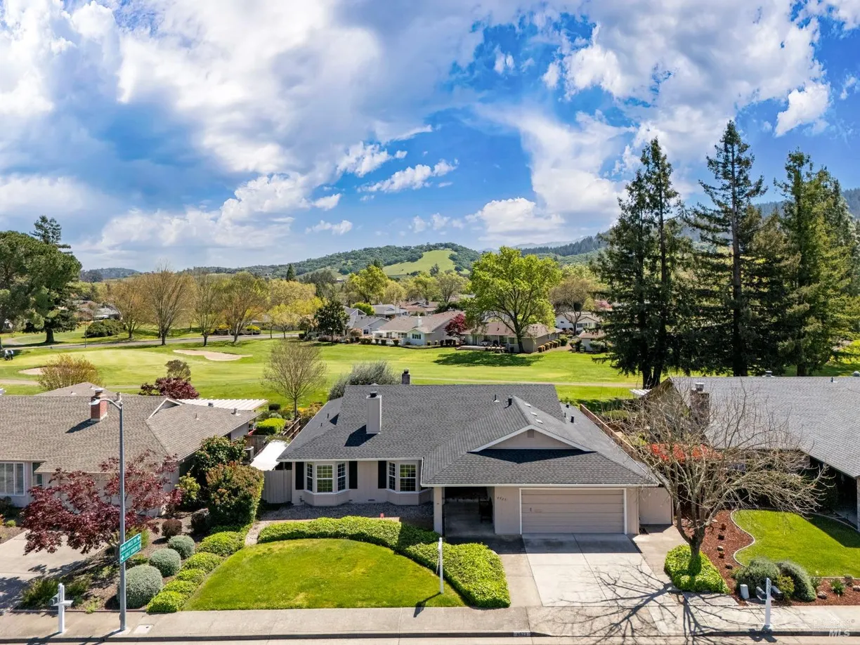 Northern California Real Estate | View 8923 Oakmont Drive | 3 Beds, 2 Baths