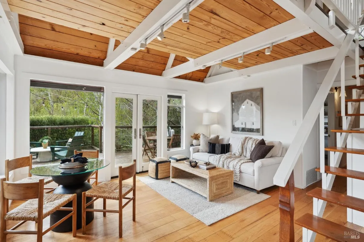 Northern California Real Estate | View 925 W California Avenue | 2 Beds, 1 Bath