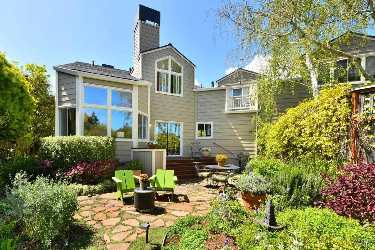 Northern California Real Estate | View 9 Creekside Court | 3 Beds, 2 Baths