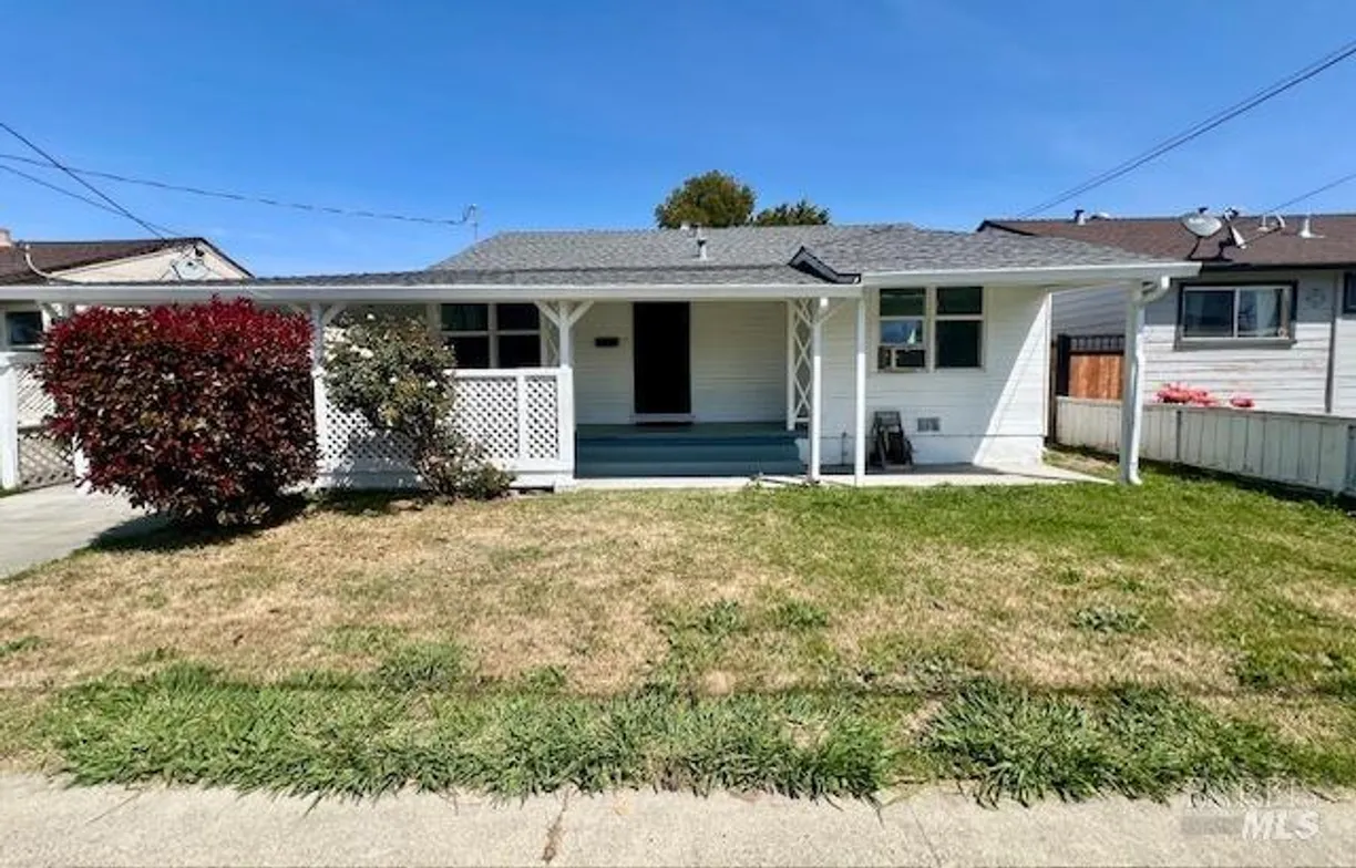 Northern California Real Estate | View 1216 W. 7th Street | 3 Beds, 1 Bath