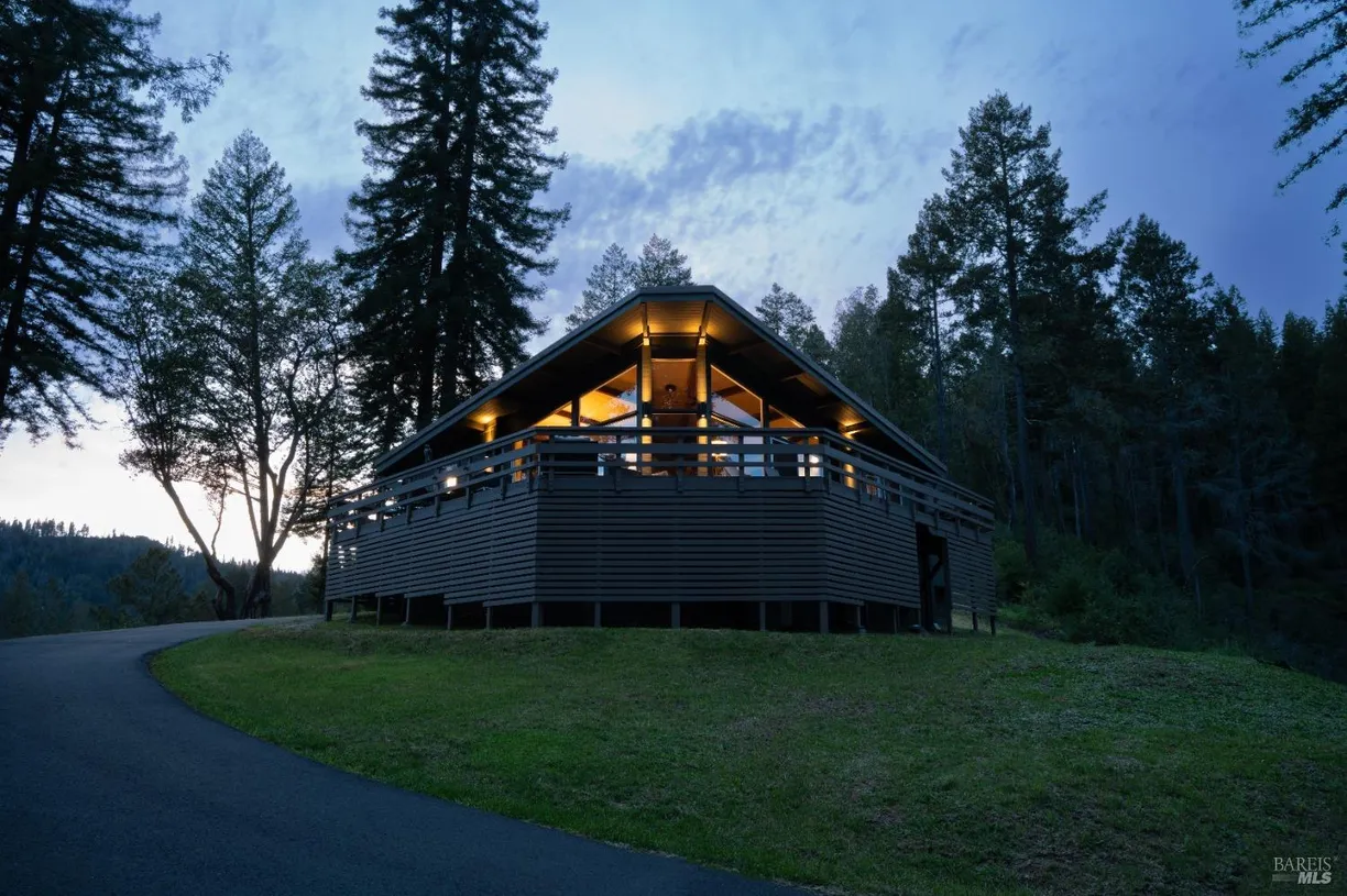 Northern California Real Estate | View 4915 Mill Creek Road | 2 Beds, 2 Baths