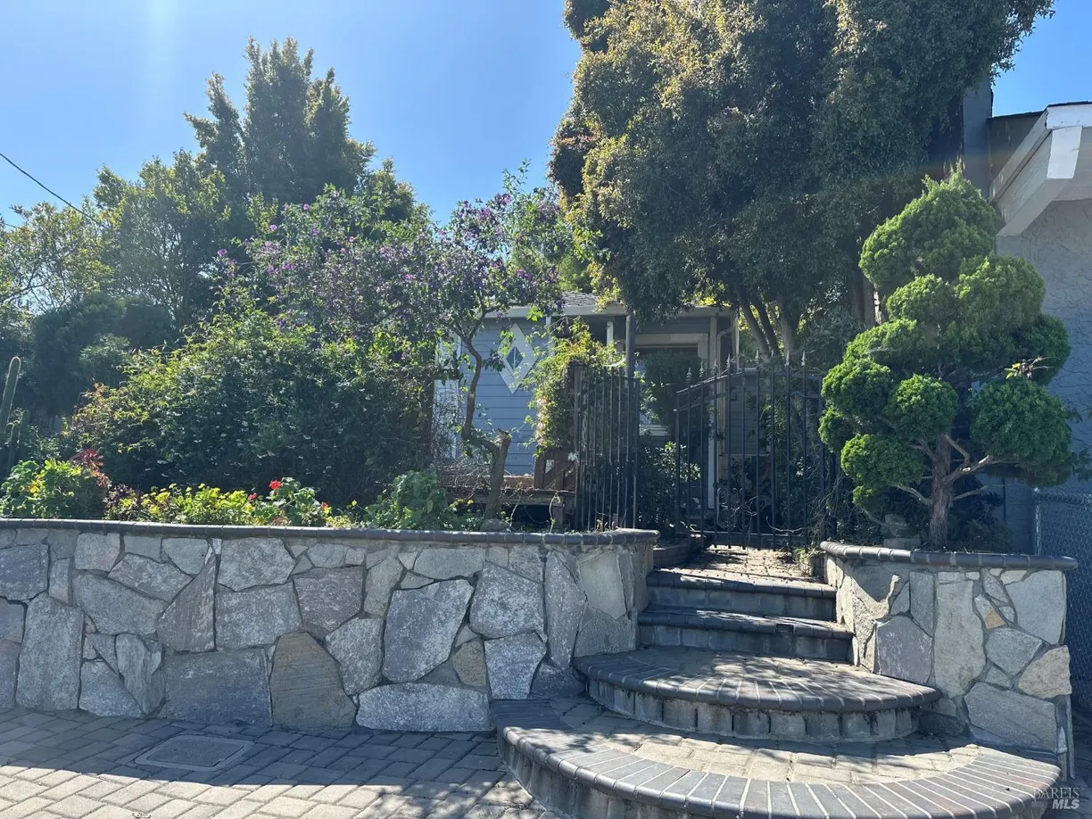 Northern California Real Estate | View 2610 Pacheco Boulevard | 2 Beds, 1 Bath
