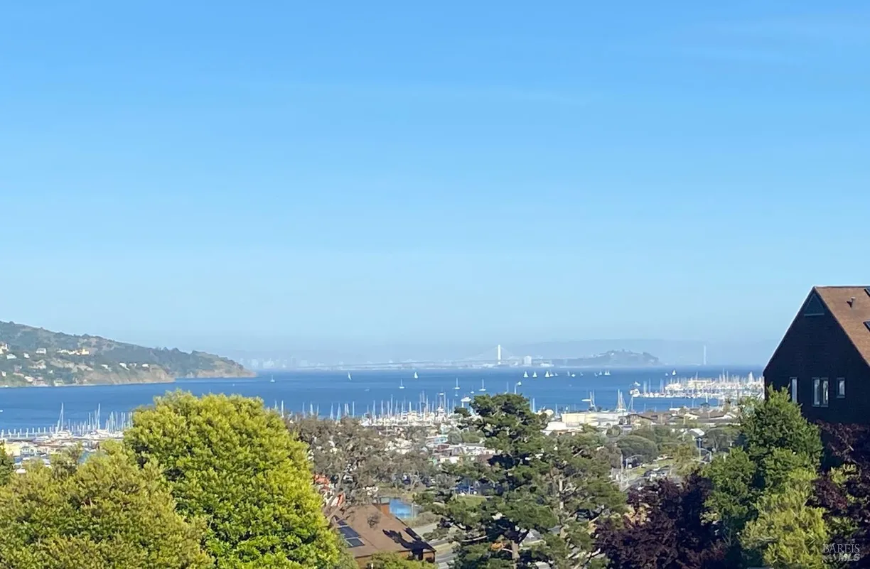 Northern California Real Estate | View 252 Headlands Court | Listing