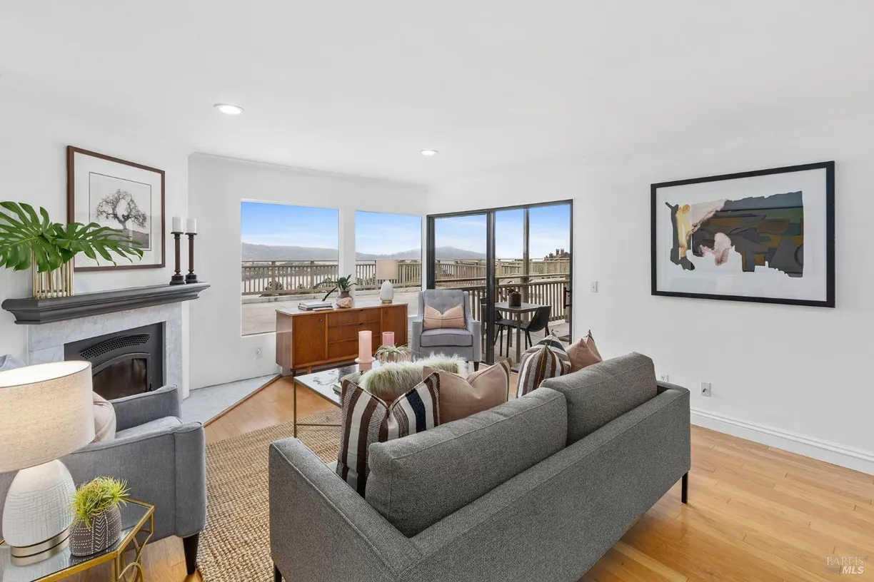 Northern California Real Estate | View 252 Headlands Court | 1 Bed, 1 Bath