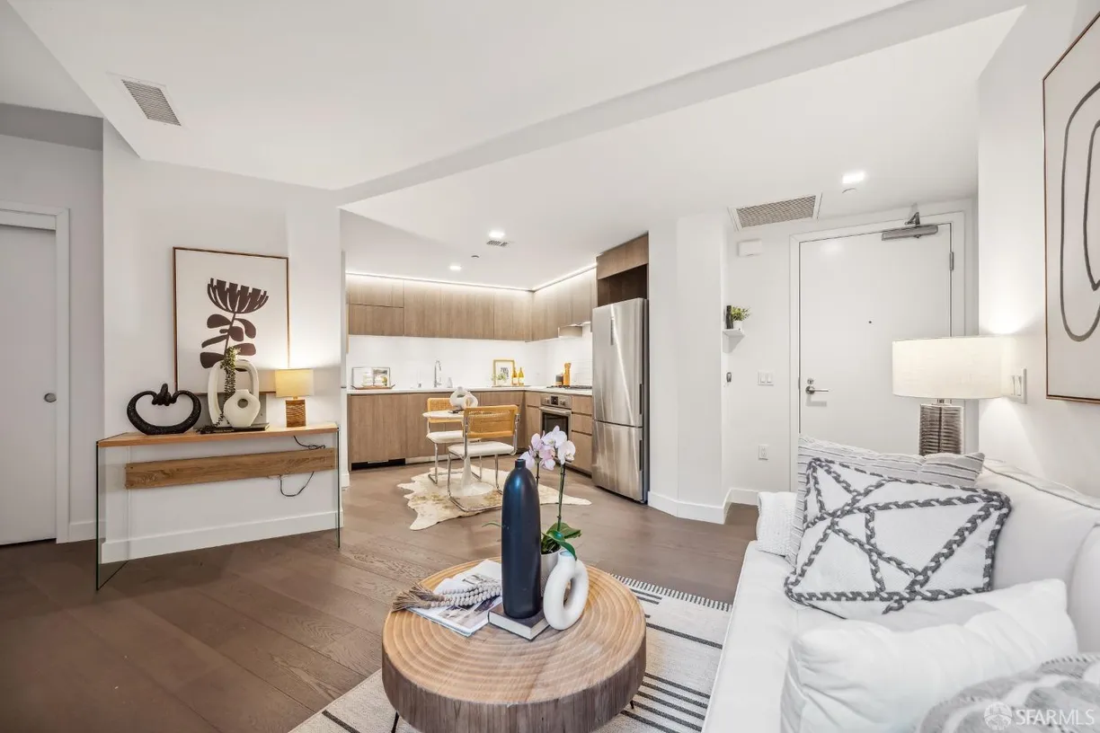 Northern California Real Estate | View 1300 22nd Street, 220 | 1 Bed, 1 Bath