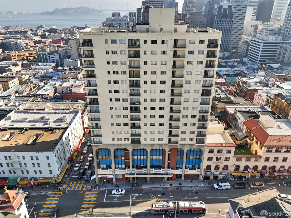 Northern California Real Estate | View 946 Stockton Street, 18B | 2 Beds, 1 Bath