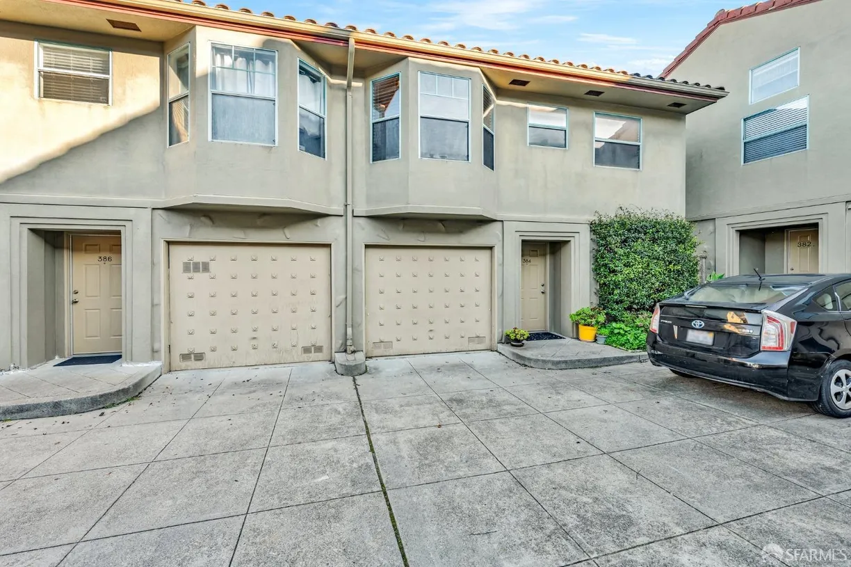 Northern California Real Estate | View 384 Faxon Avenue, 10 | 2 Beds, 2 Baths