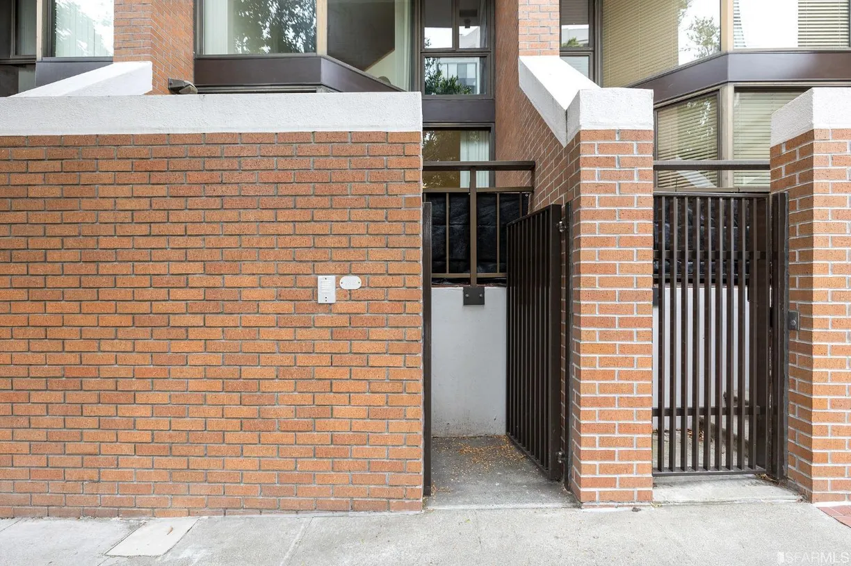 Northern California Real Estate | View 101 Lombard, 22W | Listing