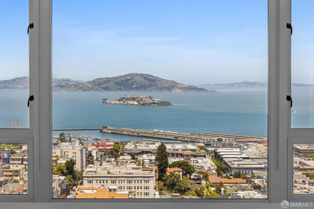Northern California Real Estate | View 1070 Green Street, 1001 | 2 Beds, 2 Baths