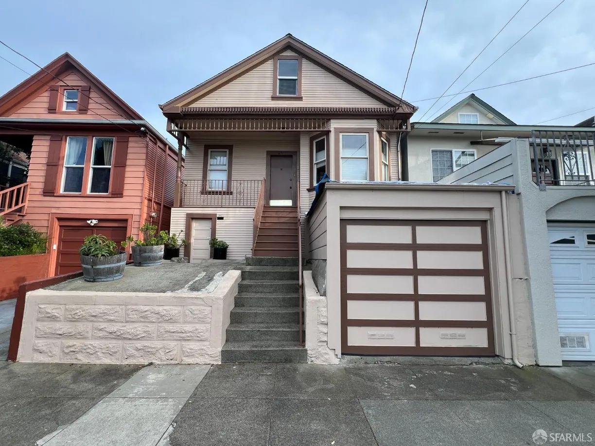 Northern California Real Estate | View 251 Lisbon Street | 2 Beds, 1 Bath