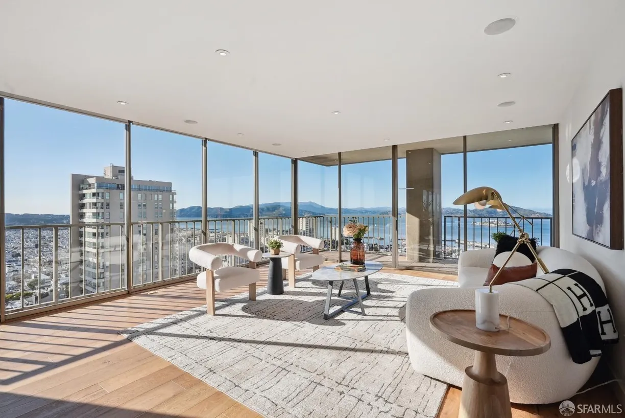 Northern California Real Estate | View 999 Green Street, 2401 | 2 Beds, 2 Baths
