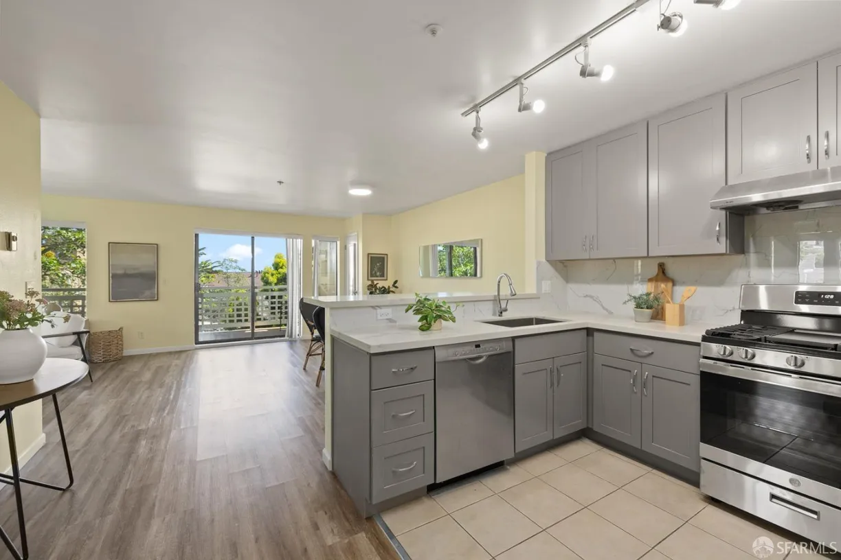 Northern California Real Estate | View 305 Oak Court | Listing
