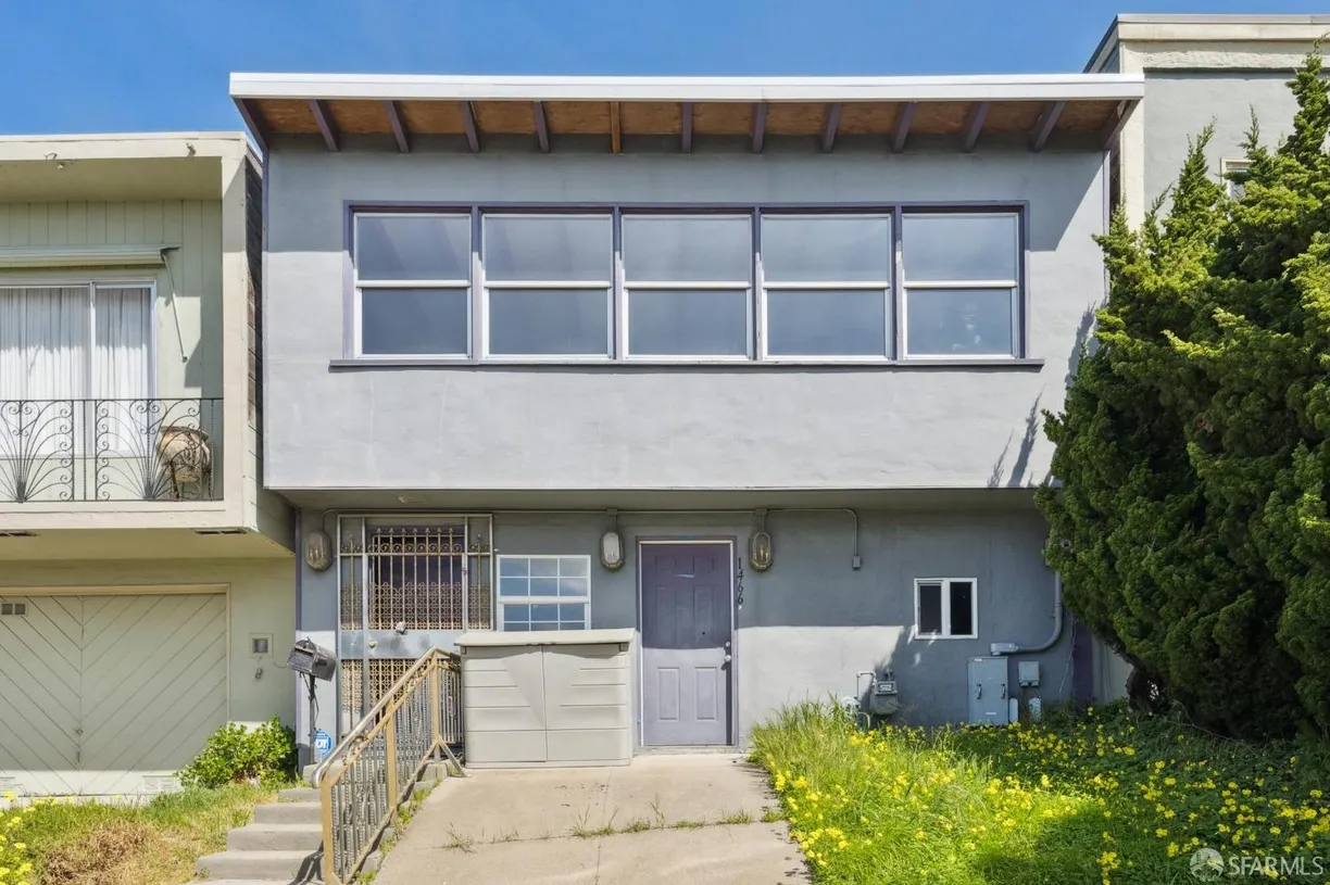 Northern California Real Estate | View 1466 Oakdale Avenue | 2 Beds, 1 Bath