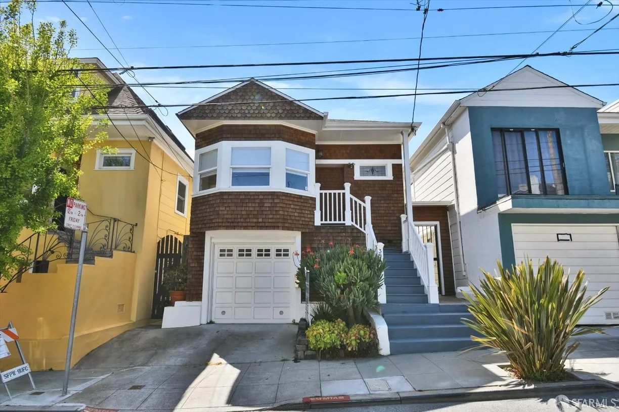 Northern California Real Estate | View 354 Banks Street | 2 Beds, 1 Bath