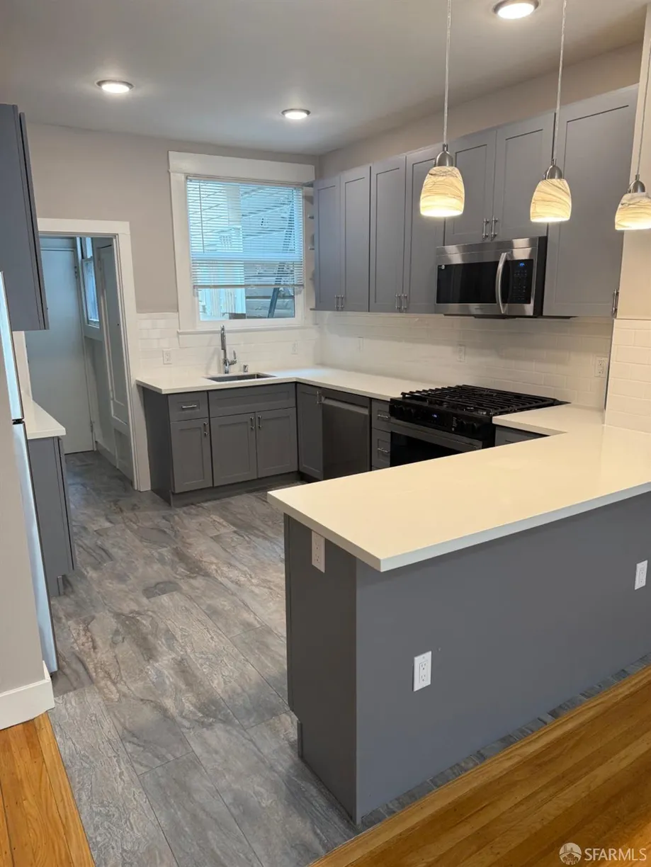 Northern California Real Estate | View 700 12th Avenue, 2 | 3 Beds, 2 Baths