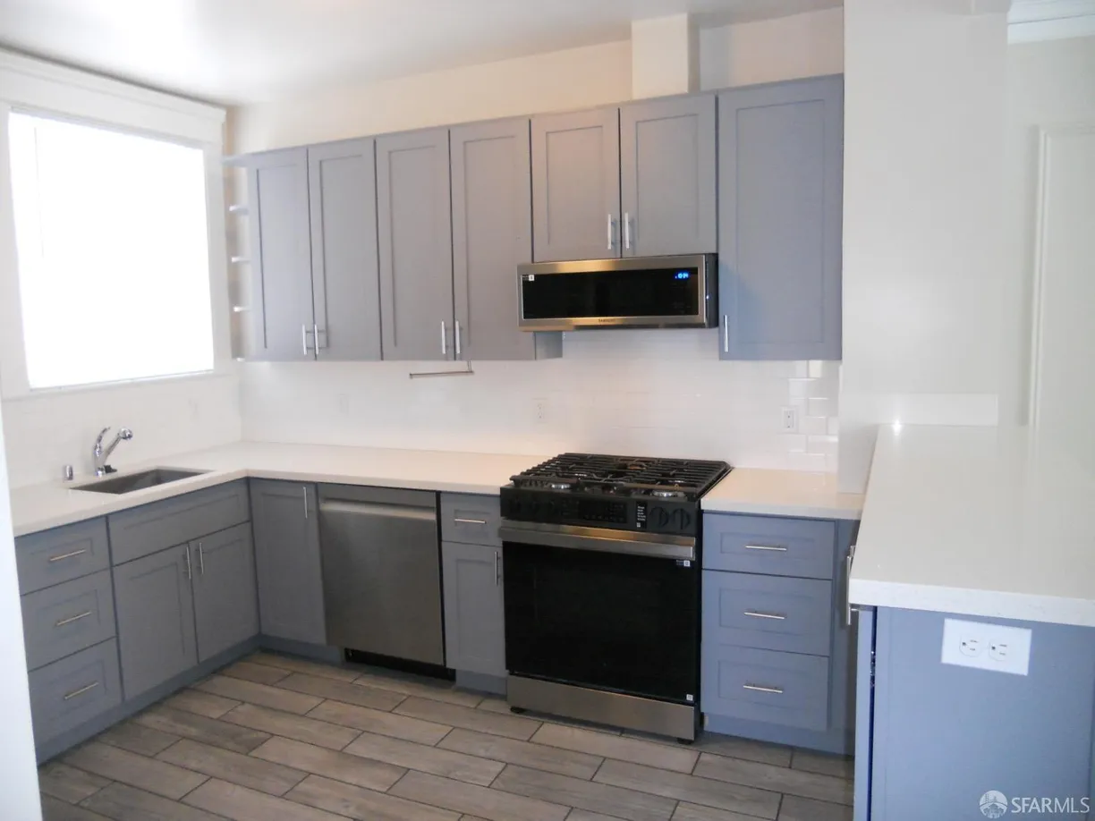 Northern California Real Estate | View 700 12th Avenue, 6 | 3 Beds, 2 Baths