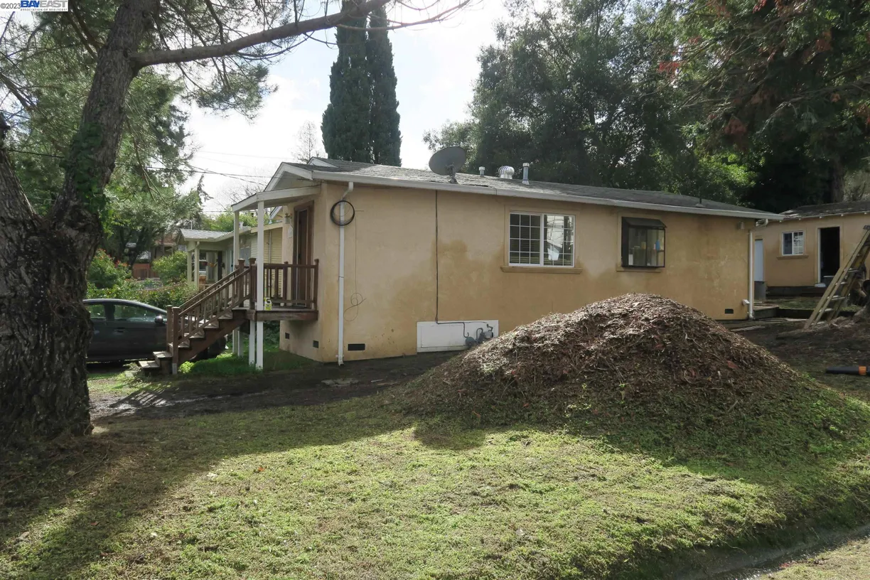 Northern California Real Estate | View 8101 Winthrope St | 2 Beds, 2 Baths