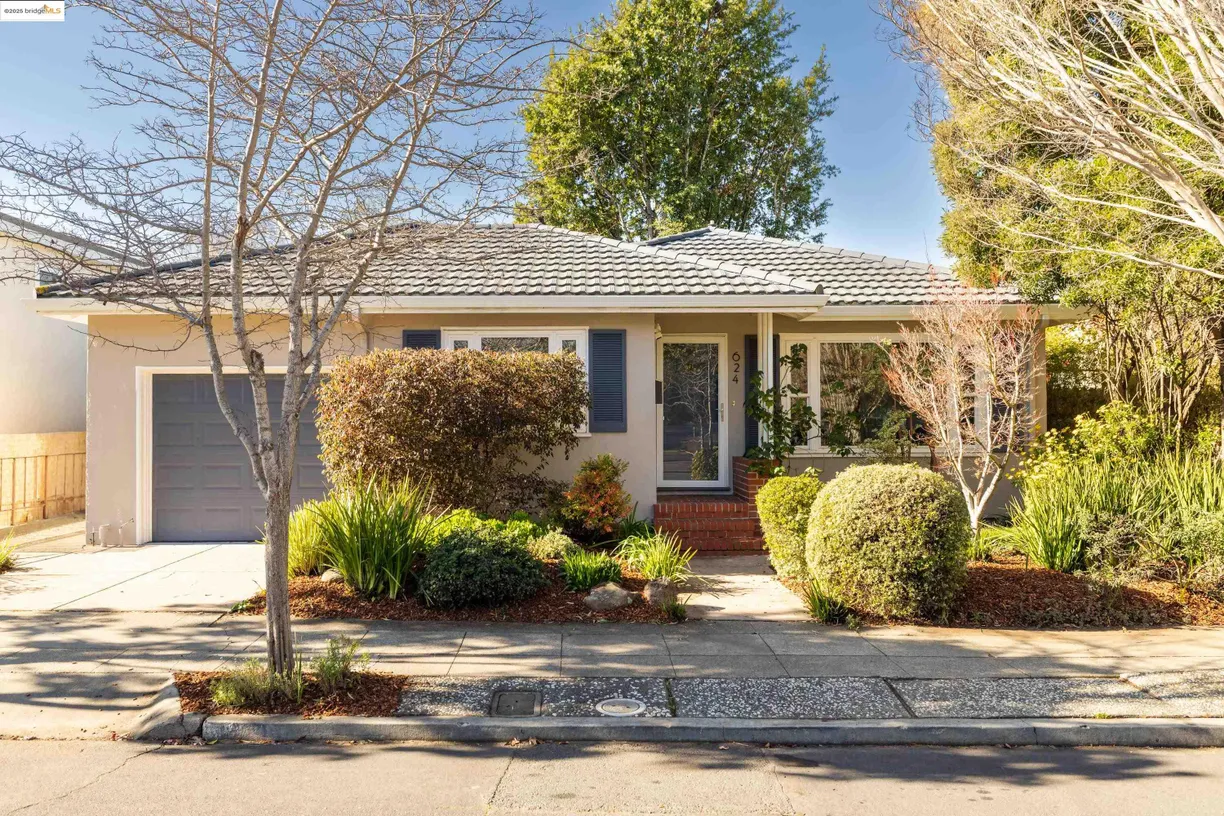 Northern California Real Estate | View 624 Masonic Ave | 3 Beds, 1 Bath