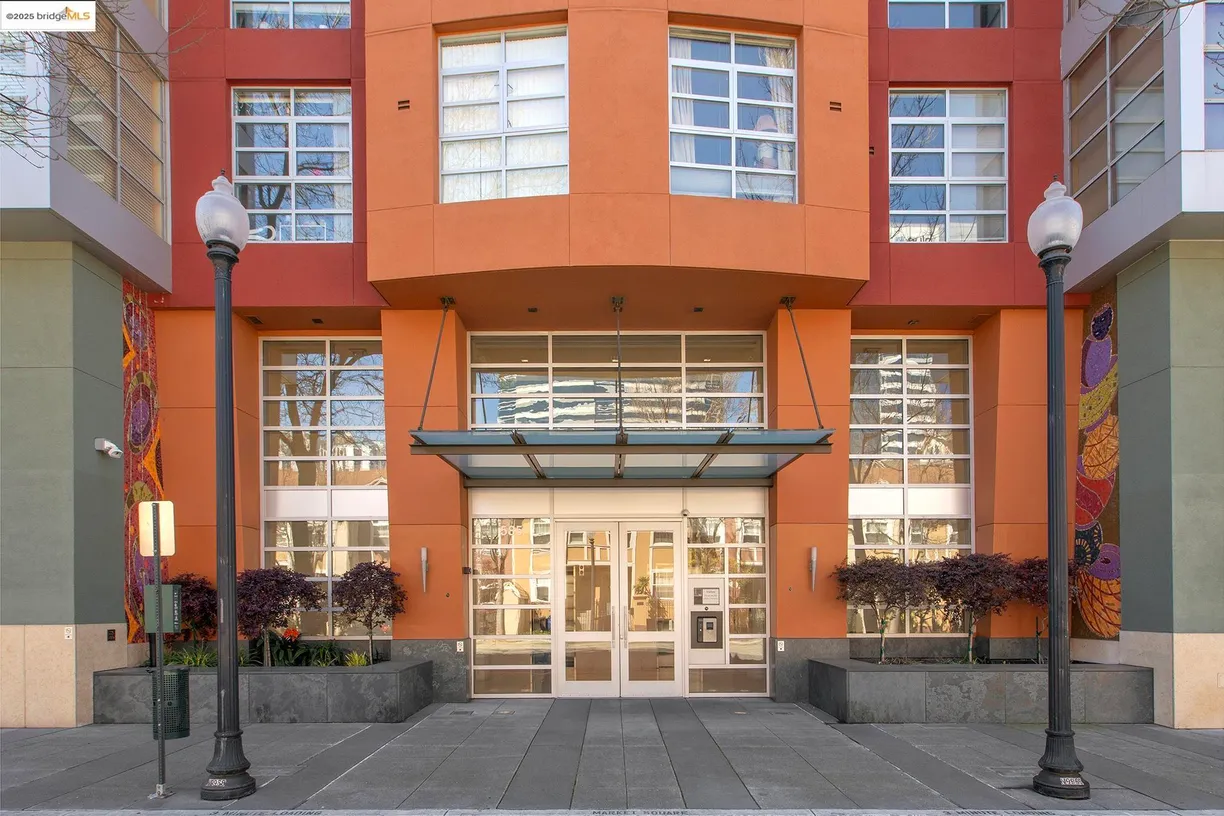 Northern California Real Estate | View 585 9Th St, 513 | 3 Beds, 2 Baths
