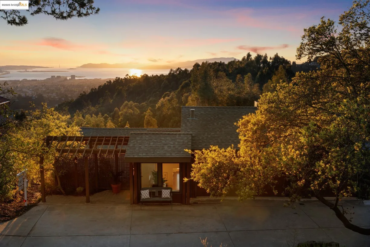 Northern California Real Estate | View 6049 Skyline Blvd | 3 Beds, 3 Baths