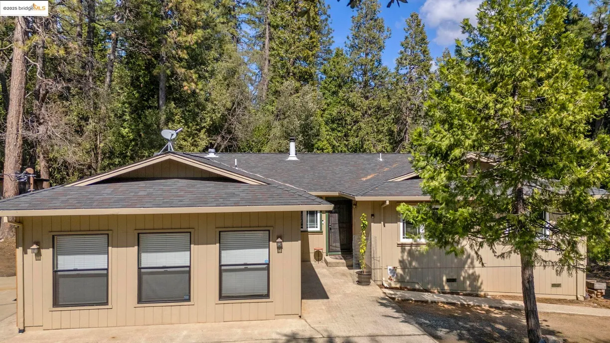 Northern California Real Estate | View  | 4 Beds, 3 Baths