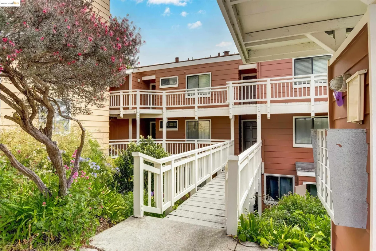 Northern California Real Estate | View 805 Red Leaf Court, 805 | Listing