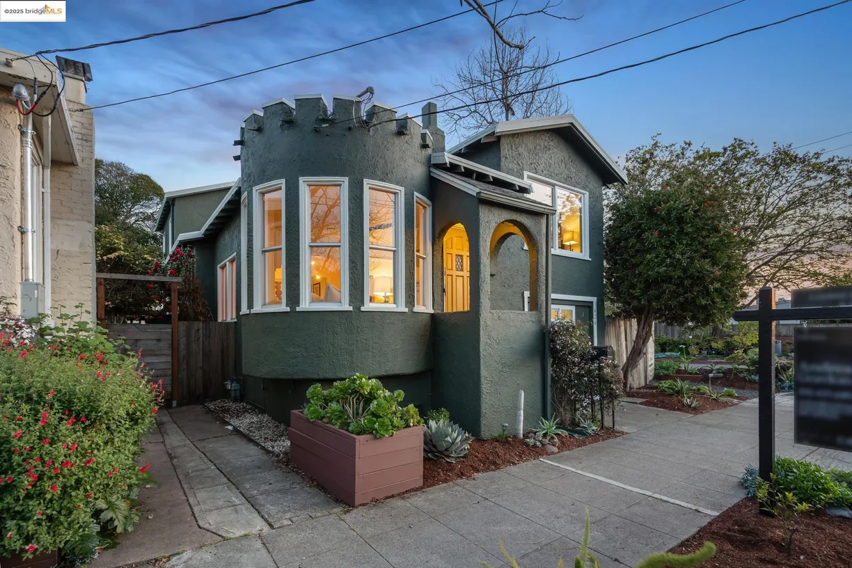 Northern California Real Estate | View 1424 Ward St | 3 Beds, 2 Baths