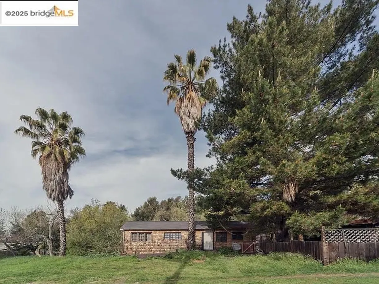 Northern California Real Estate | View 192 Curtner Rd | 2 Beds, 1 Bath
