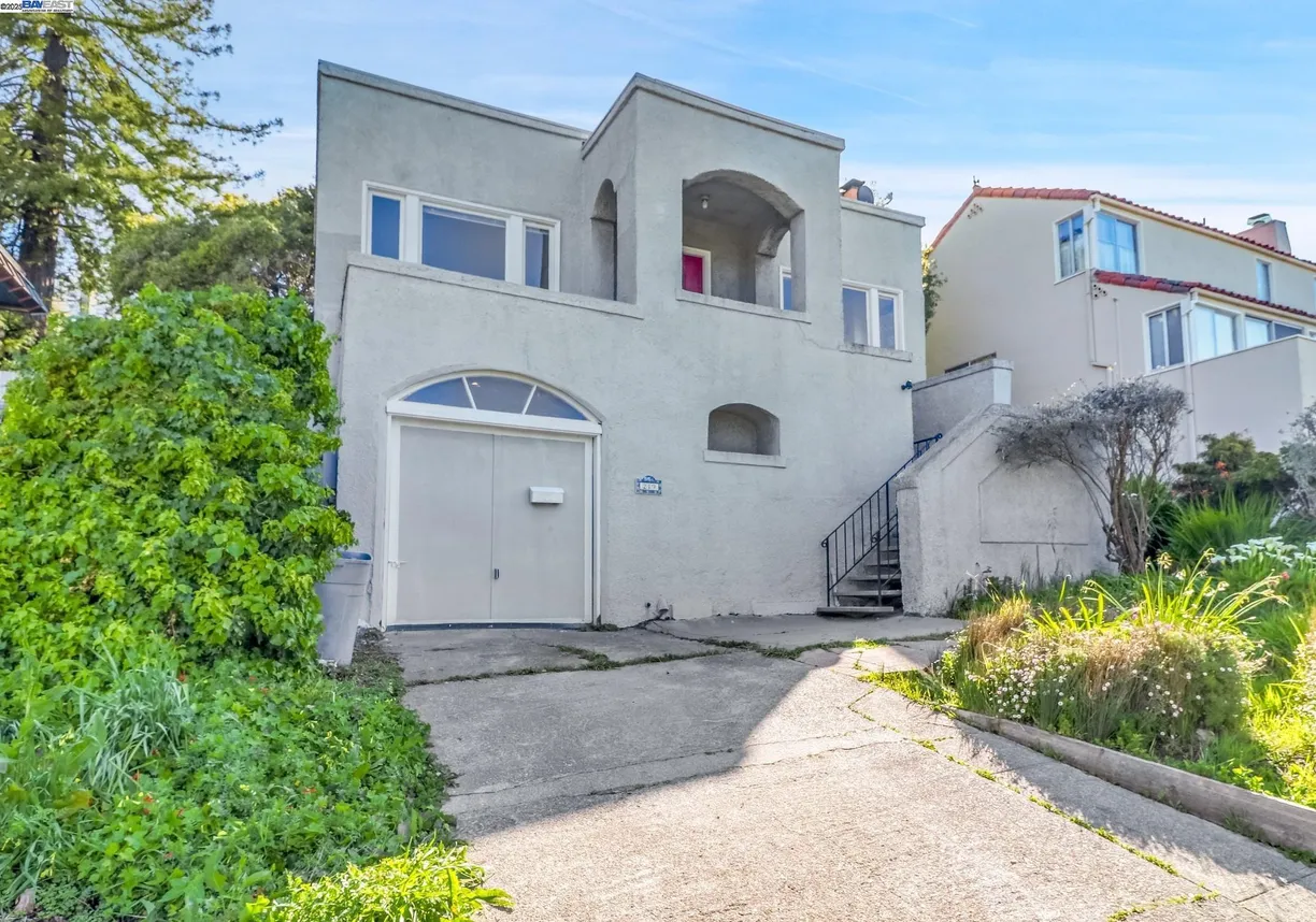 Northern California Real Estate | View 219 Arlington Ave | 3 Beds, 2 Baths