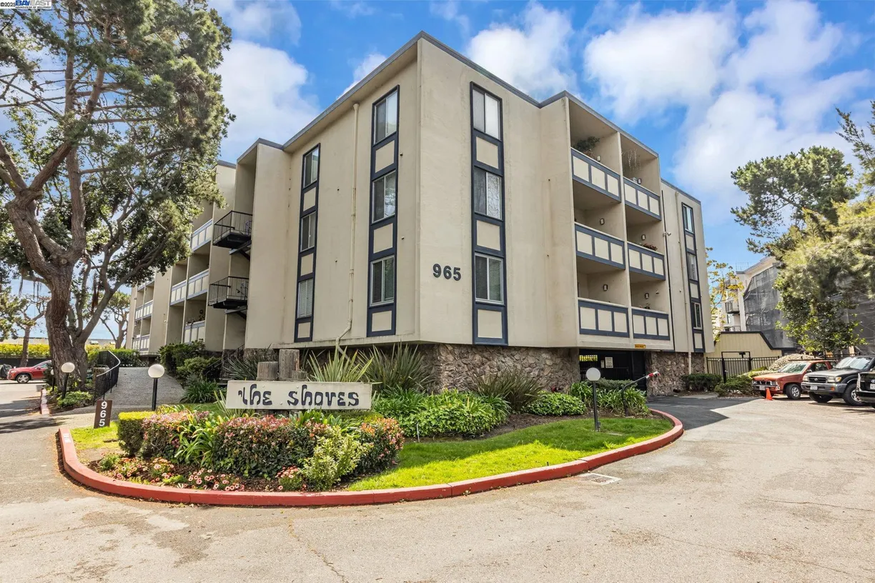 Northern California Real Estate | View 965 Shorepoint Court, 207 | 1 Bed, 1 Bath
