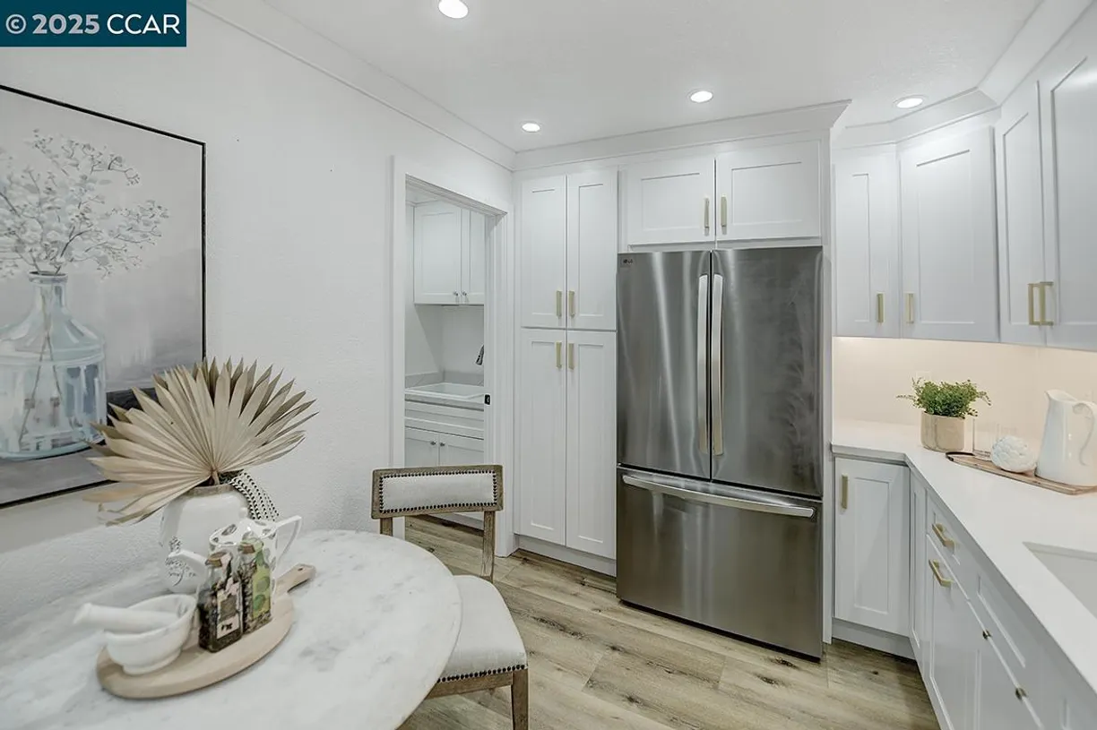 Northern California Real Estate | View 3064 Rossmoor Pkwy, 6 | Listing