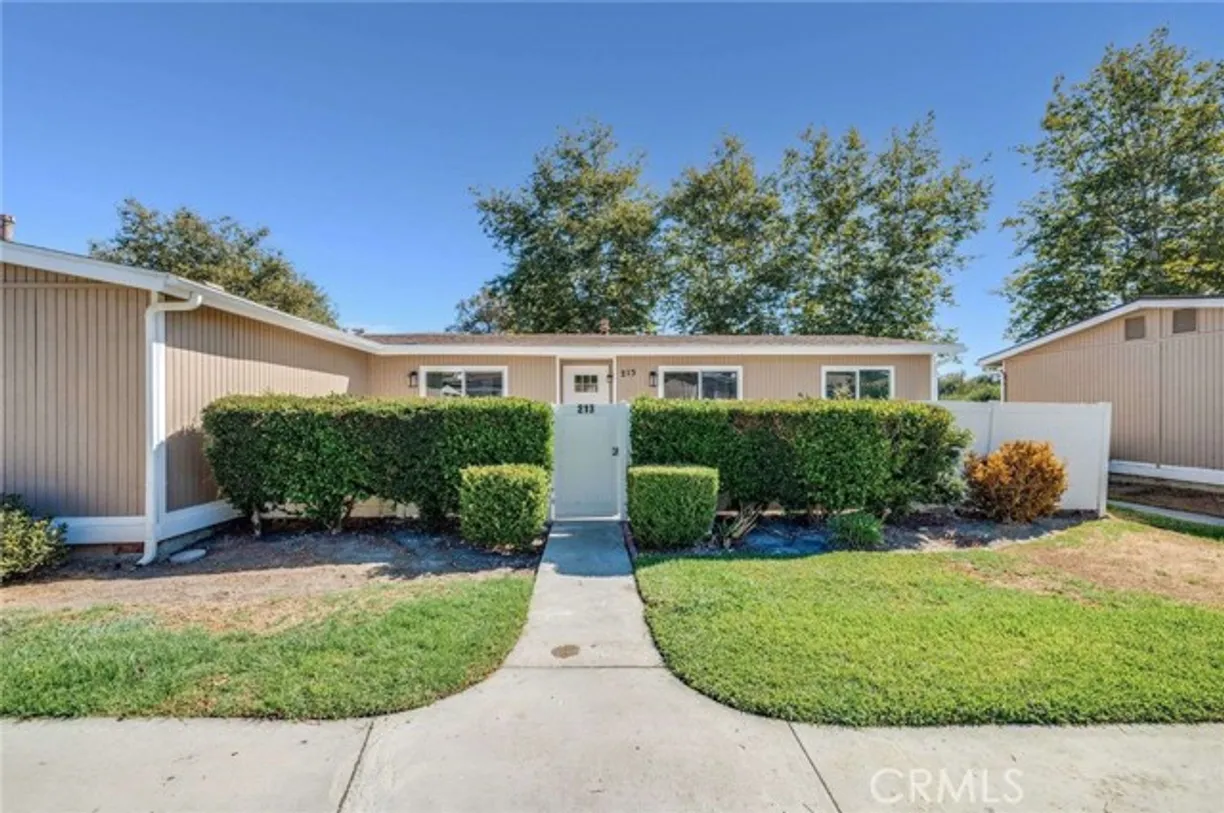 Northern California Real Estate | View 25841 Via Lomas, 213 | 2 Beds, 2 Baths