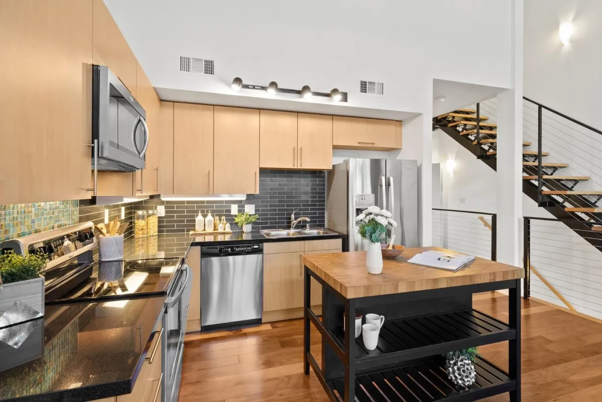 Northern California Real Estate | View 88 Bush Street, 2107 | Listing