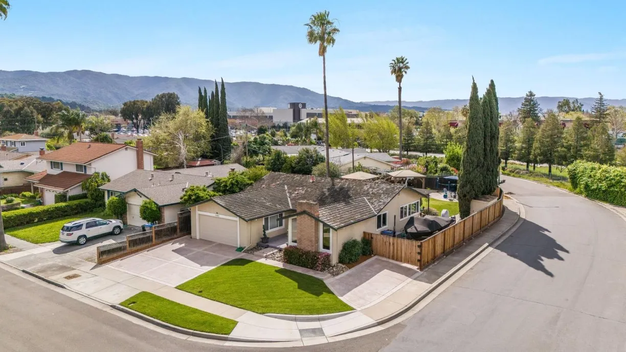Northern California Real Estate | View 5405 Woodhurst Lane | 3 Beds, 2 Baths