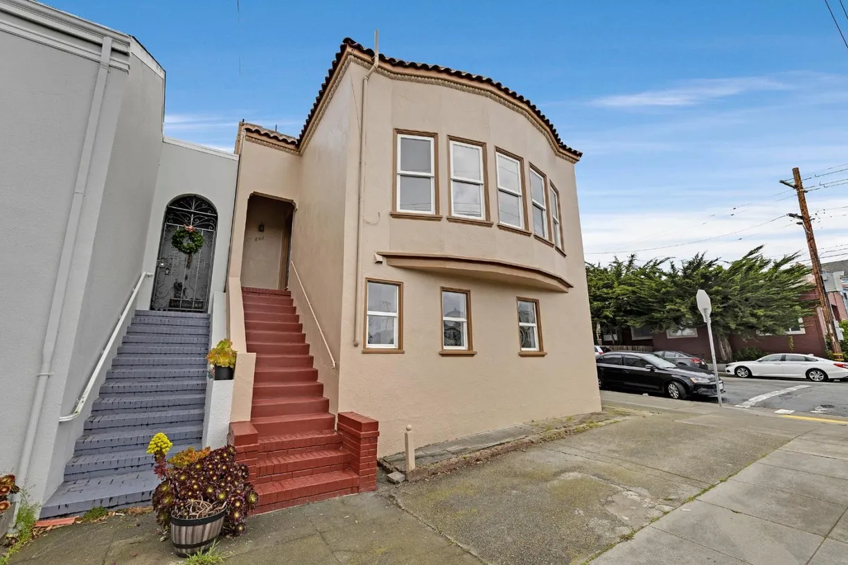 Northern California Real Estate | View 601 40th Avenue | 3 Beds, 3 Baths