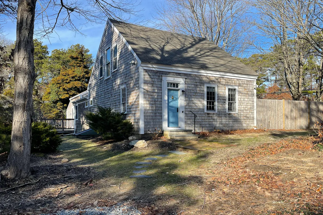 Boston, MA Real Estate | View 3 Seagull | 4 Beds, 2 Baths
