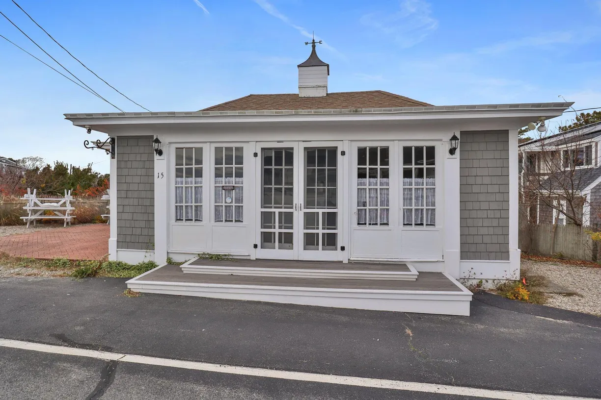 Boston, MA Real Estate | View 15 Sea | Listing