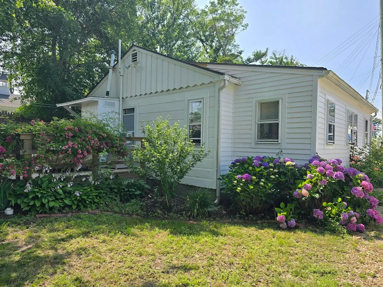 Boston, MA Real Estate | View 230 Old Wharf | 3 Beds, 1 Bath