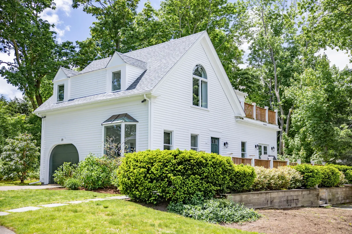 Boston, MA Real Estate | View 19 E Bay | 3 Beds, 2 Baths